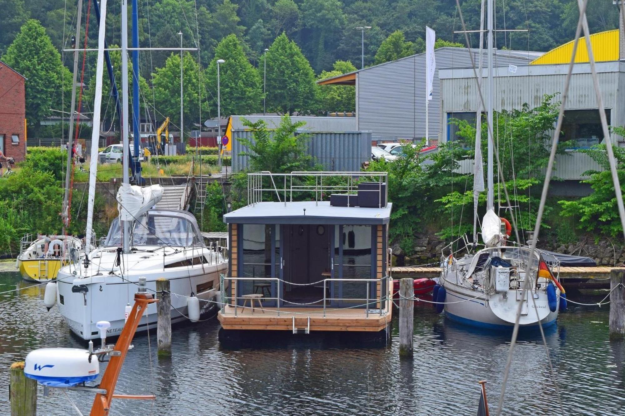 Houseboat Leni Flensburg Hotel Exterior photo